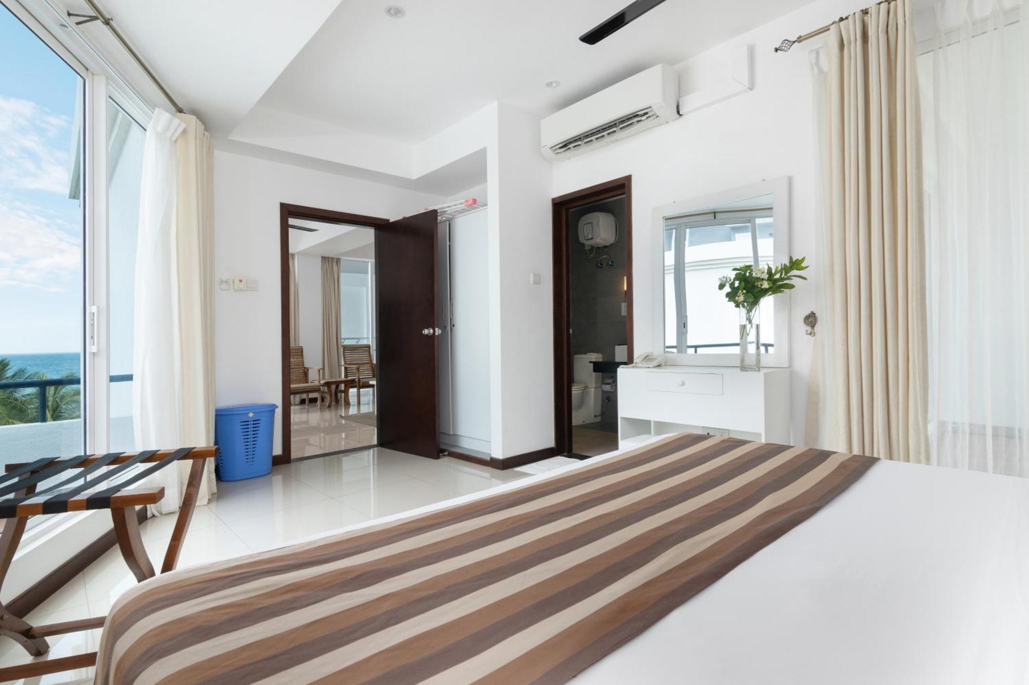 Oceanfront Condominium - Nilaveli Exterior photo