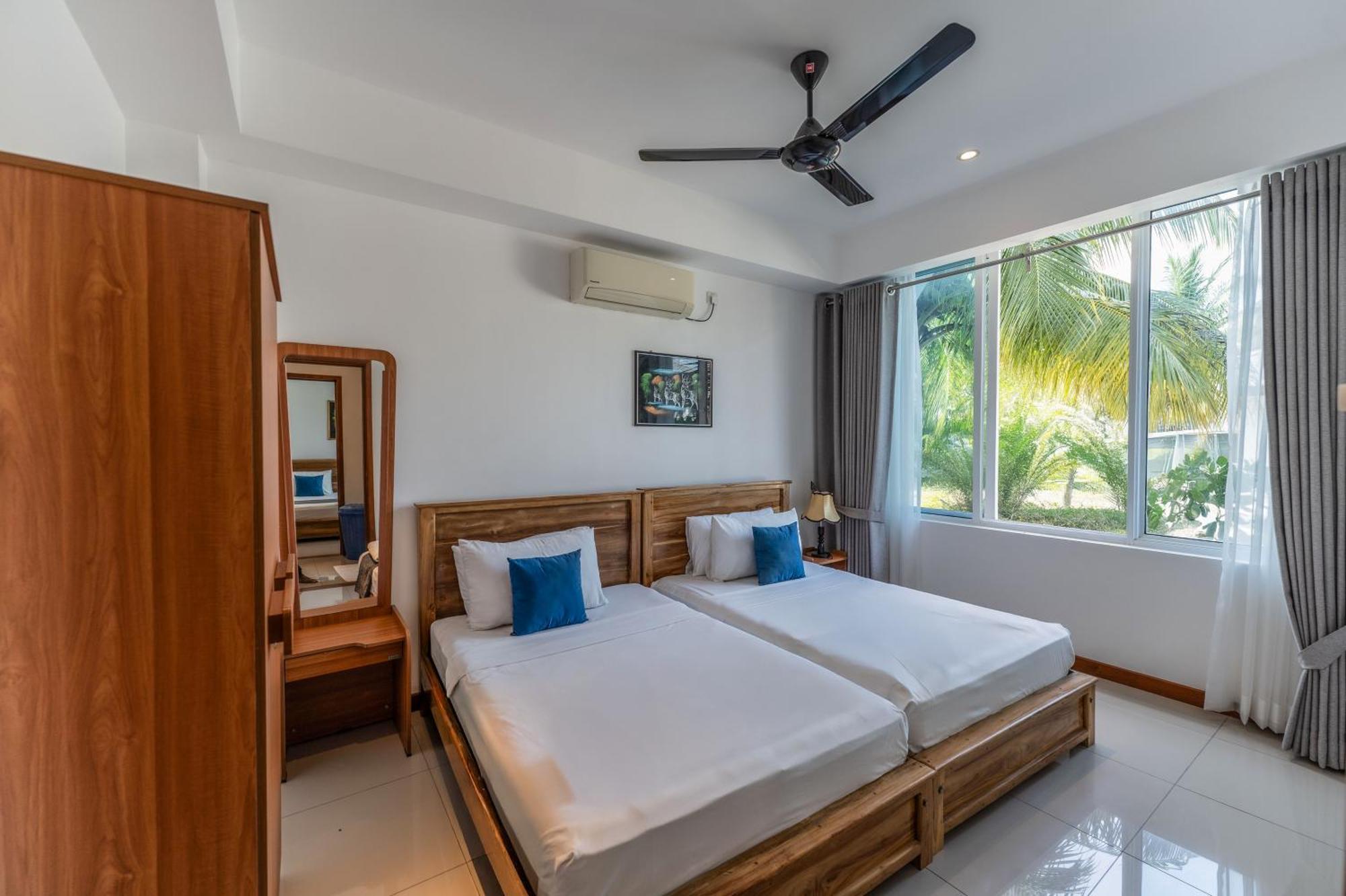 Oceanfront Condominium - Nilaveli Exterior photo